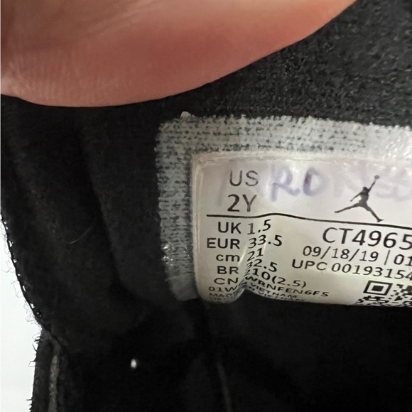 Nike Air Jordan 6 Retro -The 2020 edition. Made for kids. Good used condition. - Picture 4 of 4